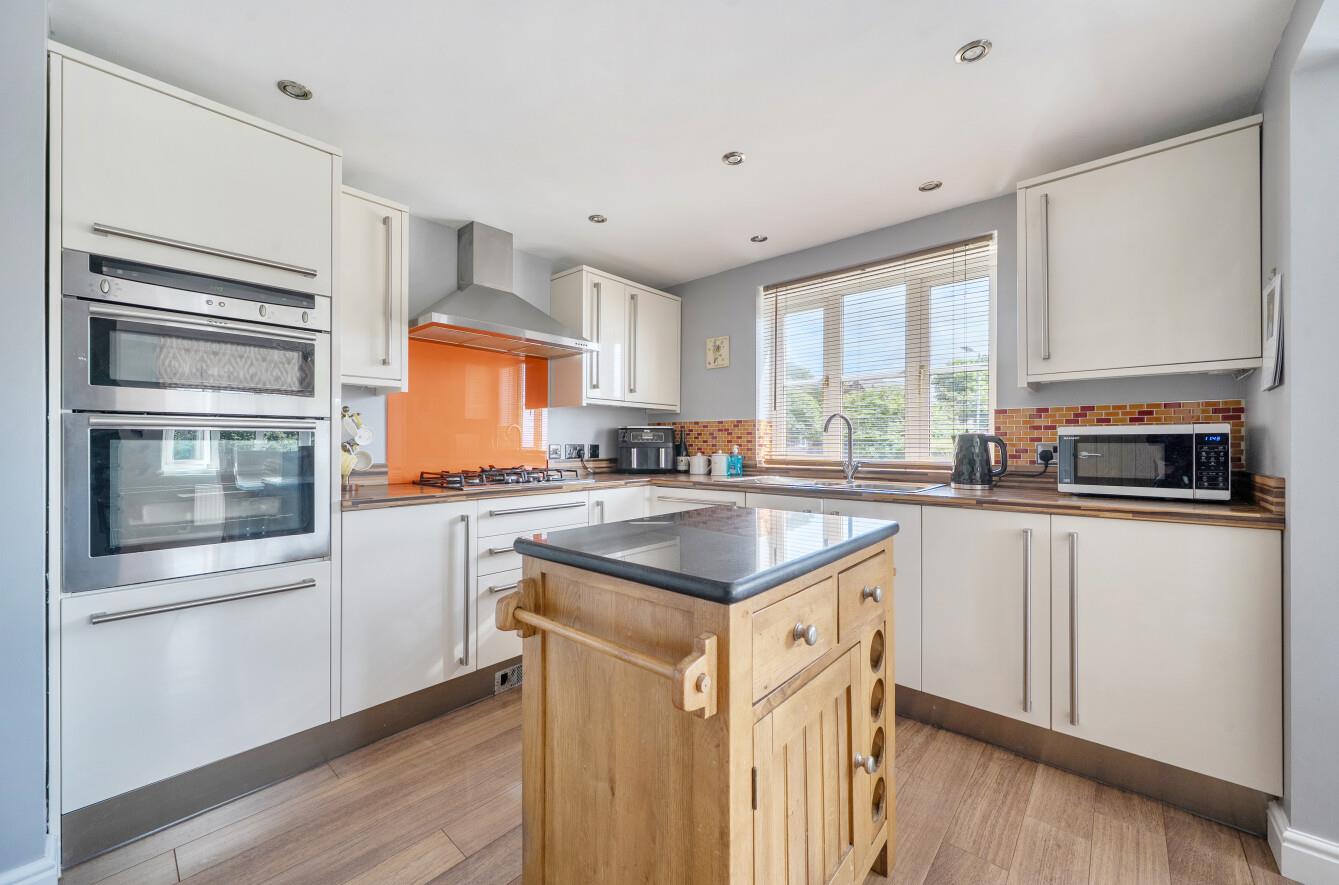 Ffordd Taliesin, Killay, Swansea, SA2 7DF